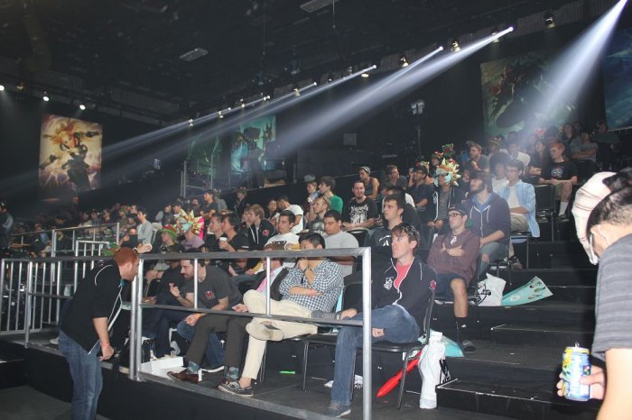 Weibo Gaming 官方：成功续约中单选手 Xiaohu 。